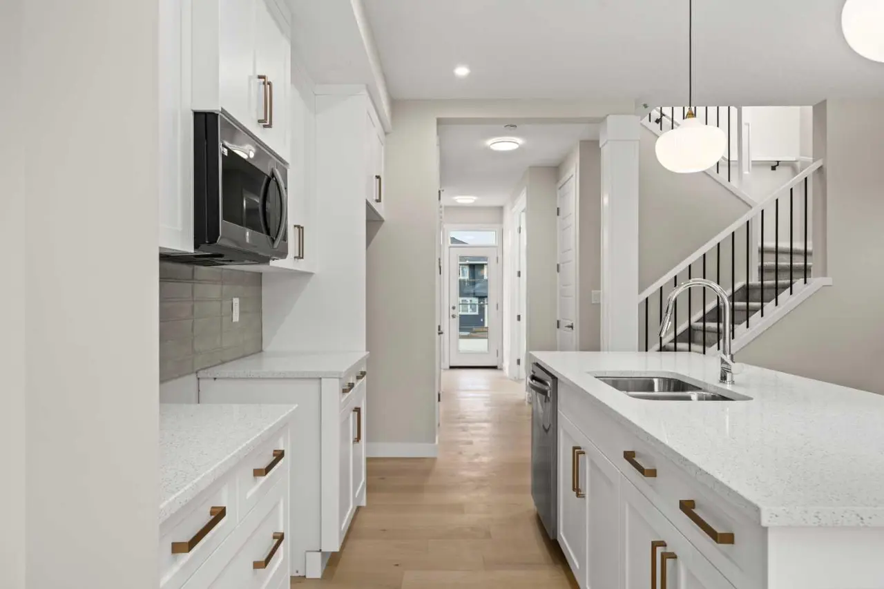 102 Sora Gardens SE