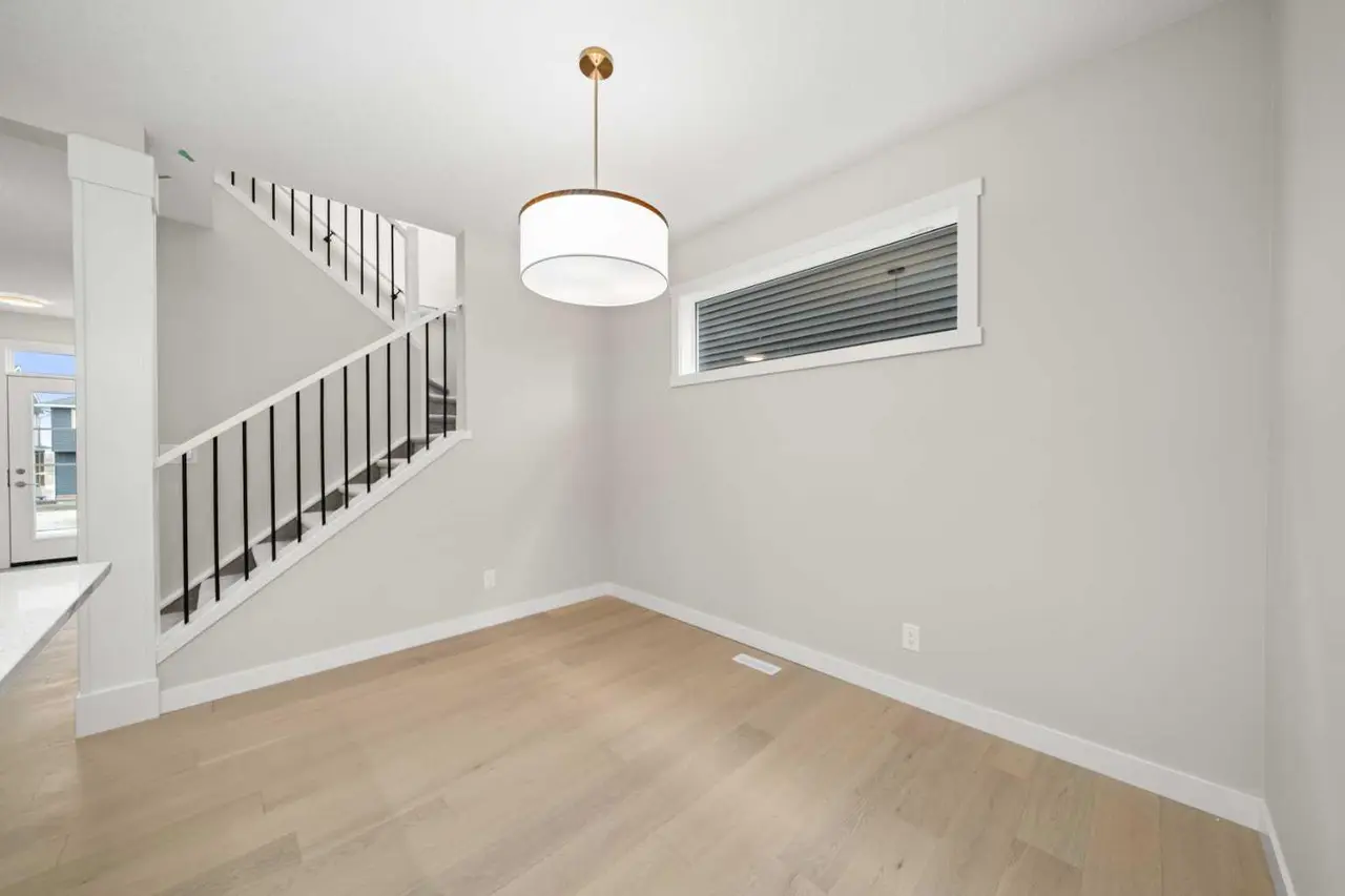 102 Sora Gardens SE