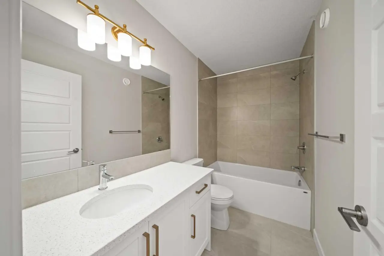 102 Sora Gardens SE