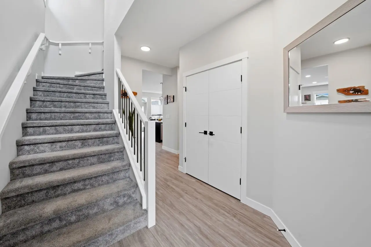 101 Longmire Close 