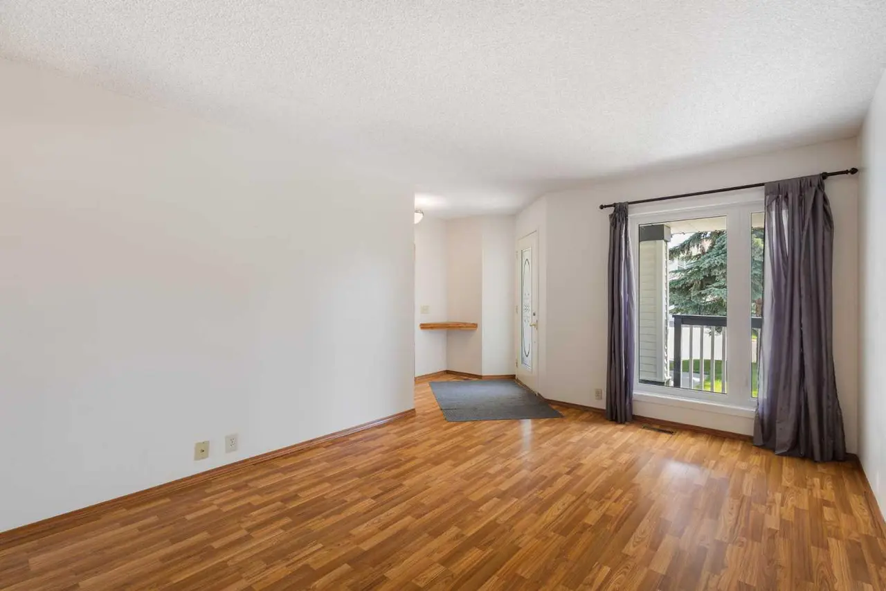 117 Douglasbank Way SE
