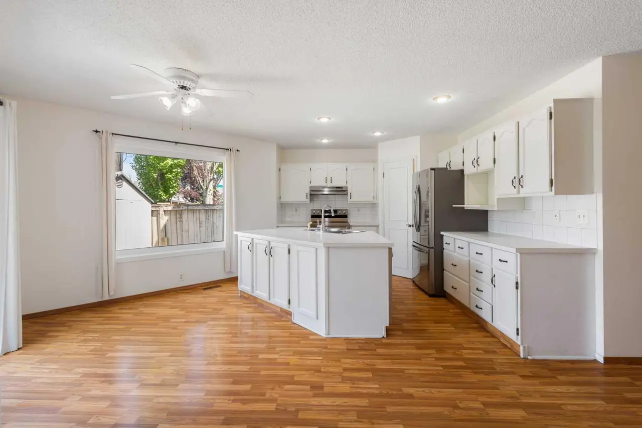 117 Douglasbank Way SE