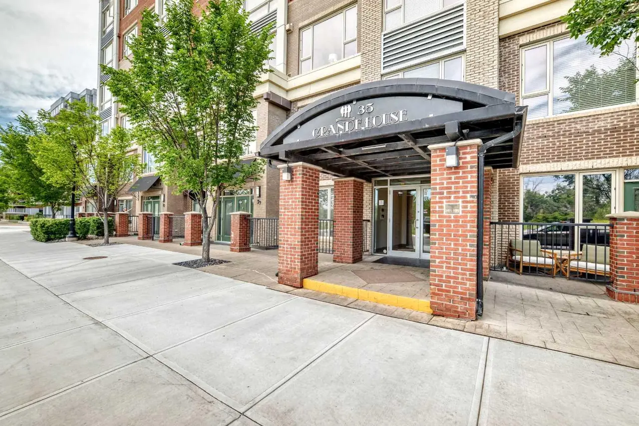 201, 35 Inglewood Park SE