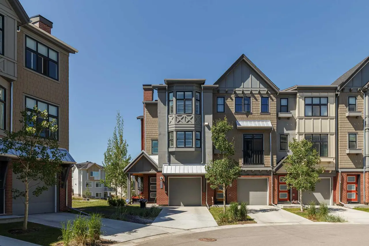 64 Spring Willow Close SW
