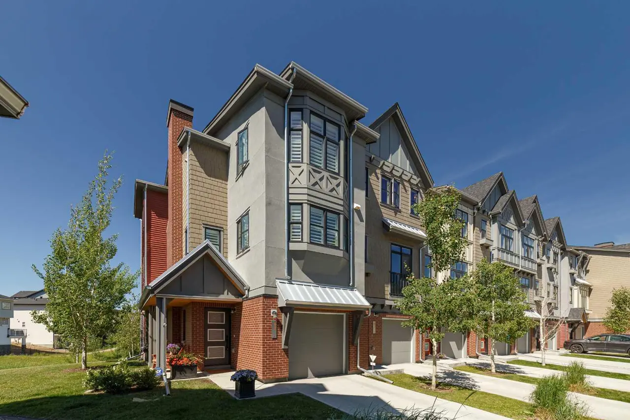 64 Spring Willow Close SW
