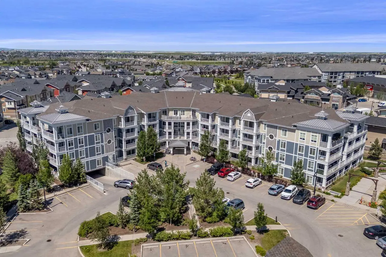203, 110 Auburn Meadows View SE