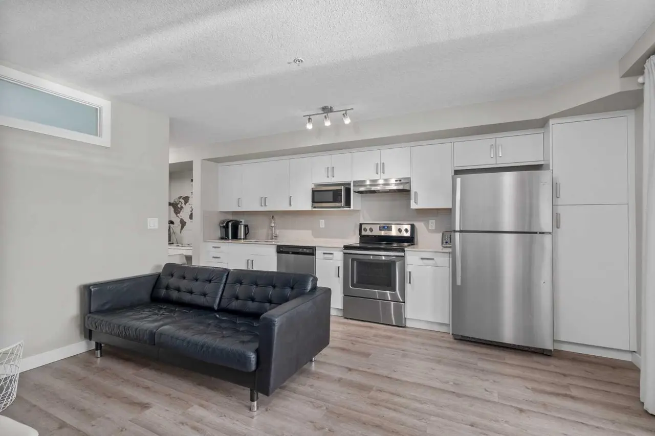 203, 110 Auburn Meadows View SE