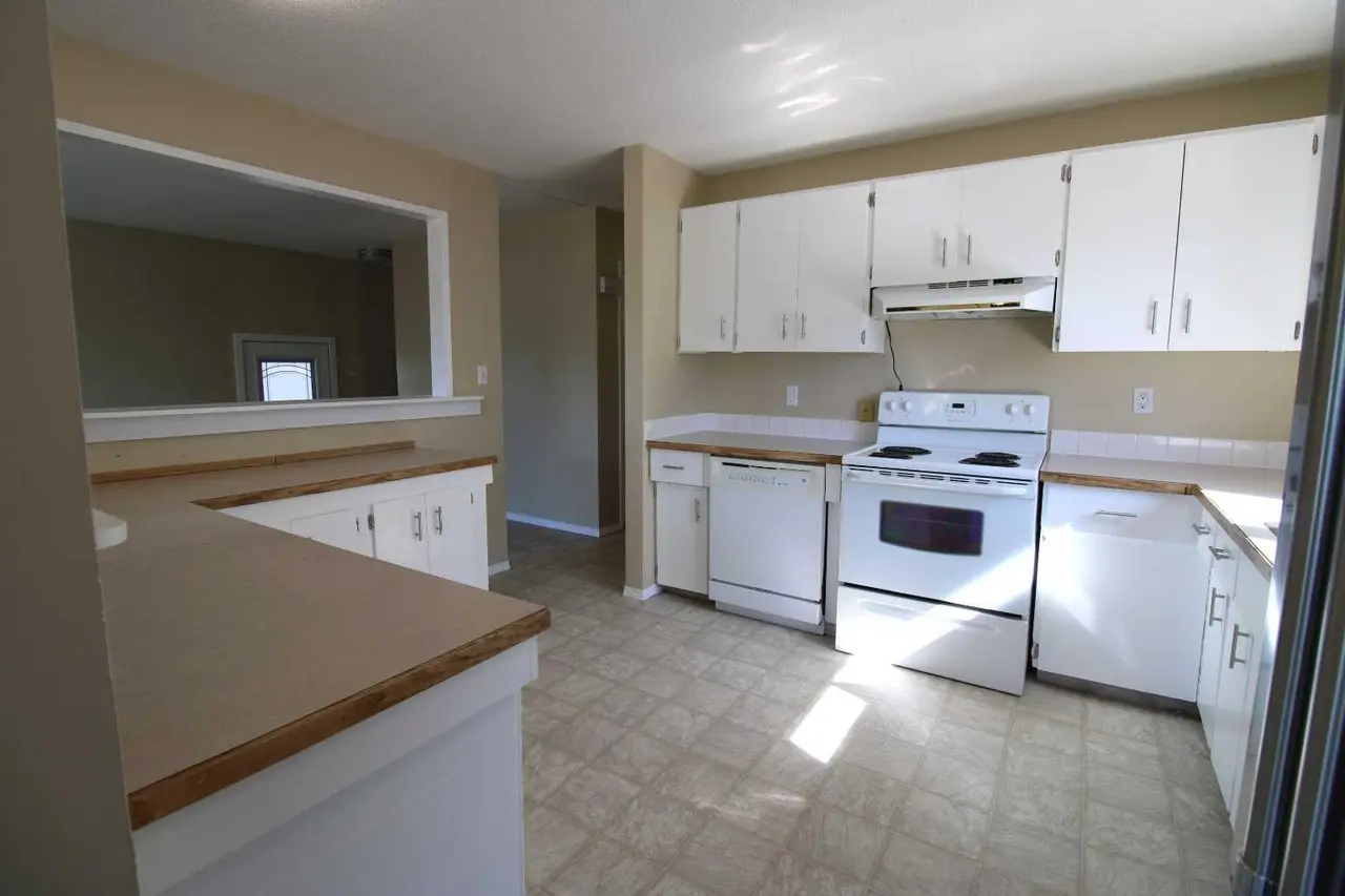 9606 115 Avenue 