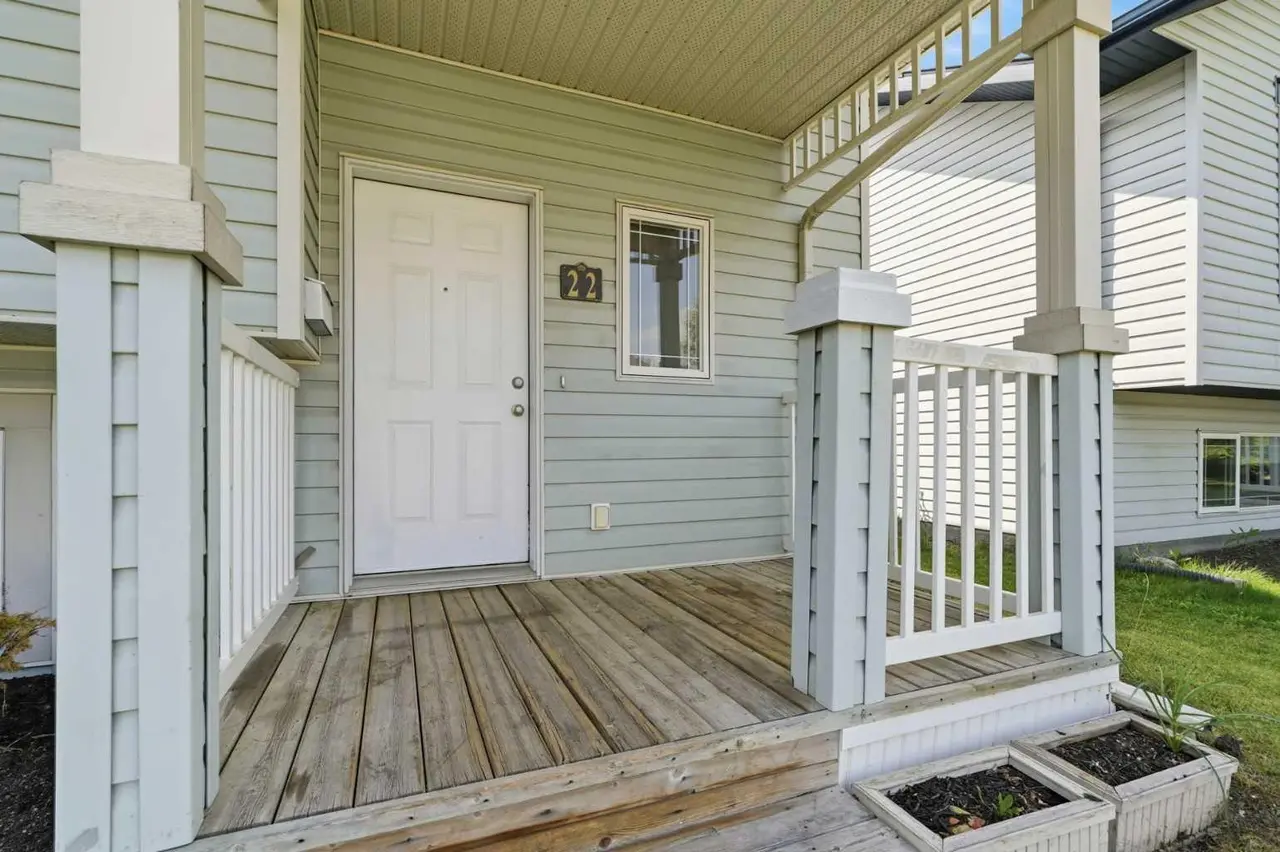 22 Lanterman Close 