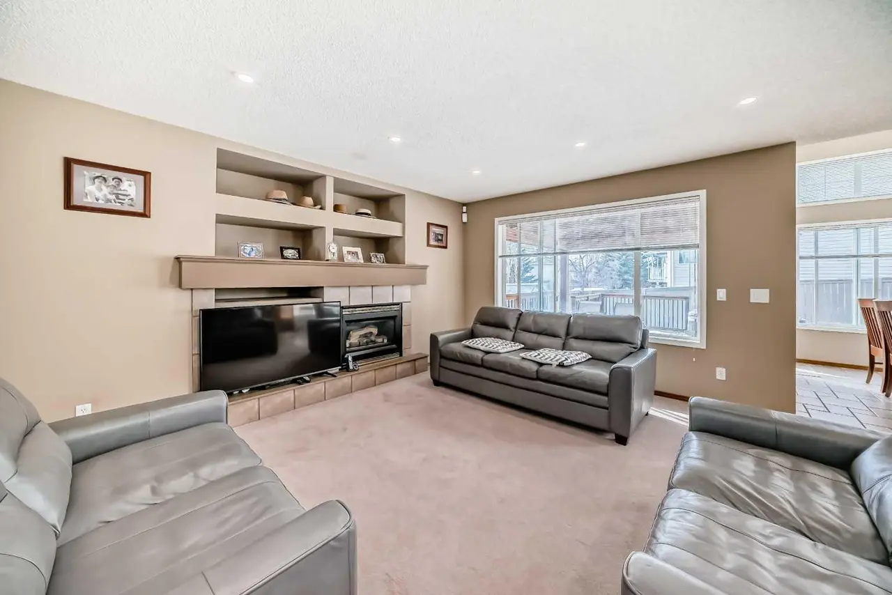 3767 Springbank Drive SW