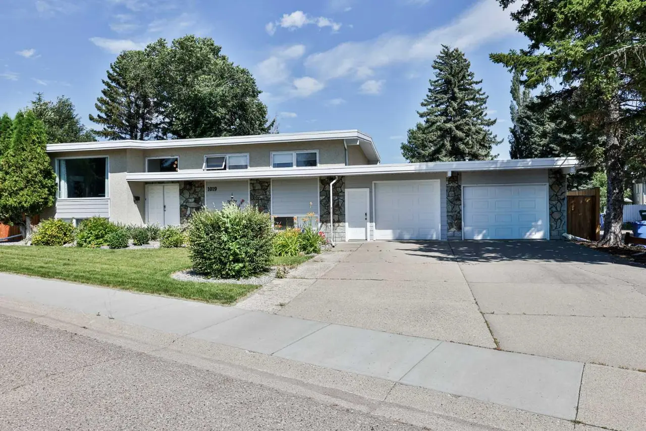 1019 Glacier Drive S
