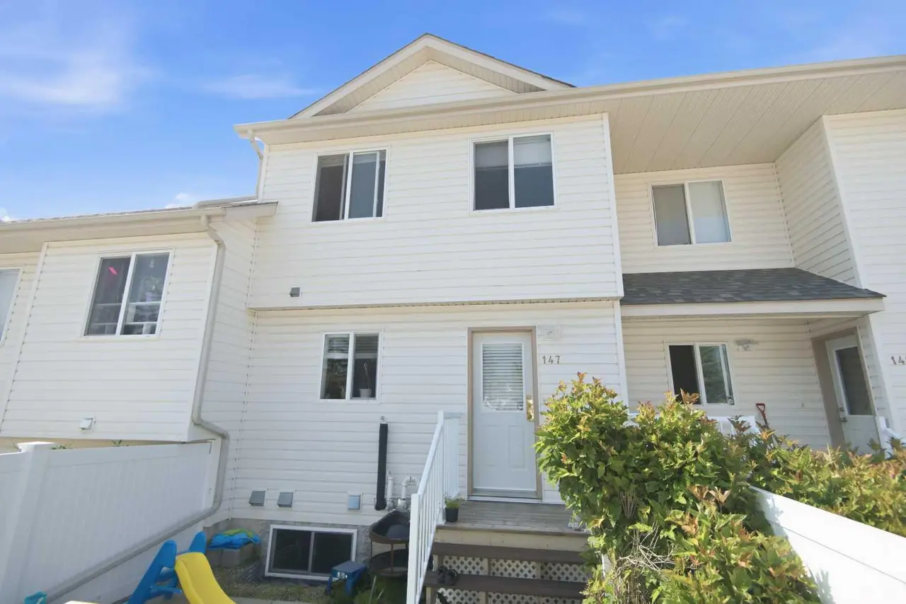 147, 33 Donlevy Avenue 