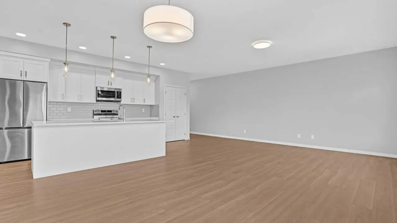 1302, 220 Seton Grove SE