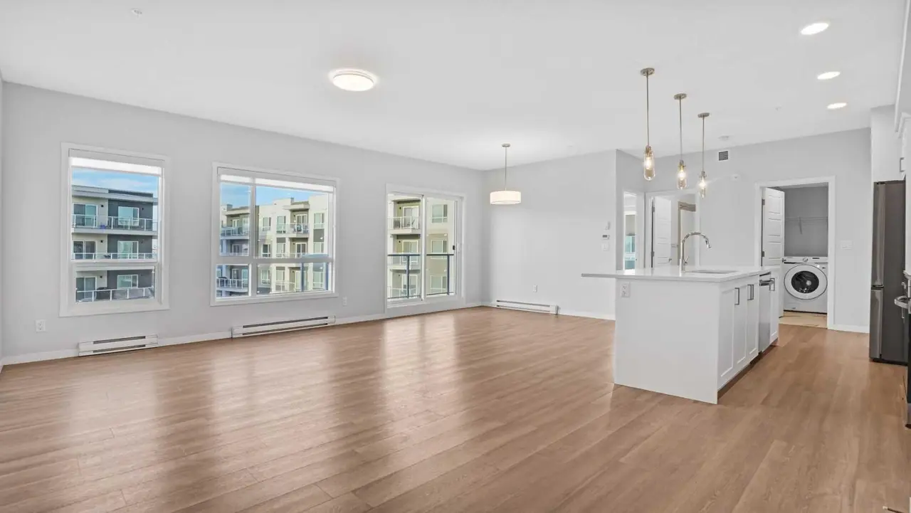 1302, 220 Seton Grove SE