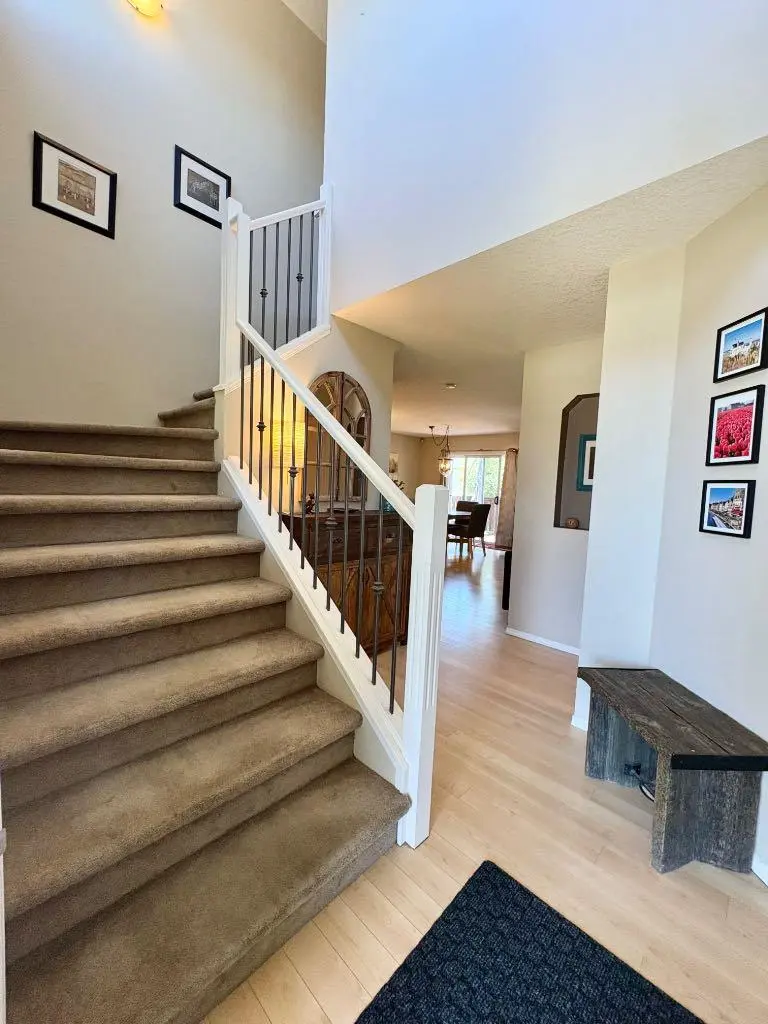 222 Heritage Circle W