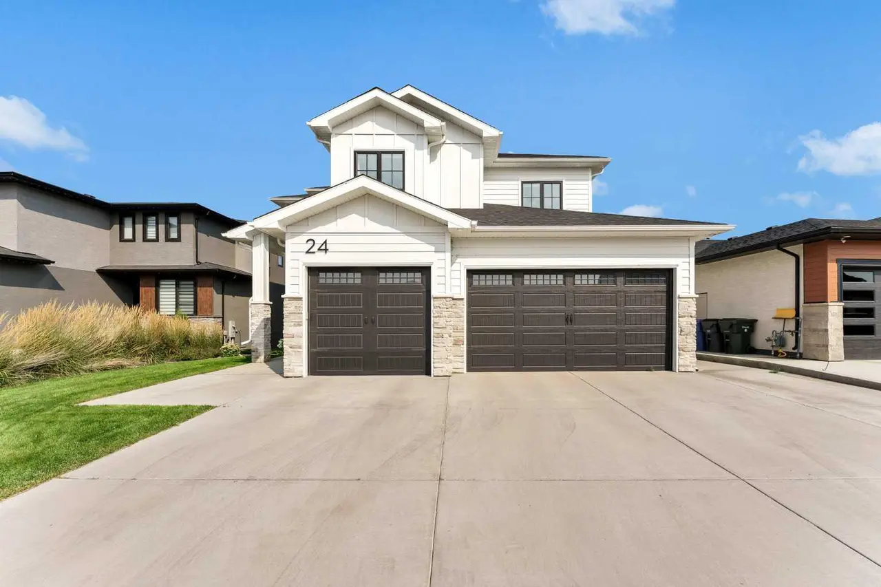 24 Coulee Ridge Drive SW