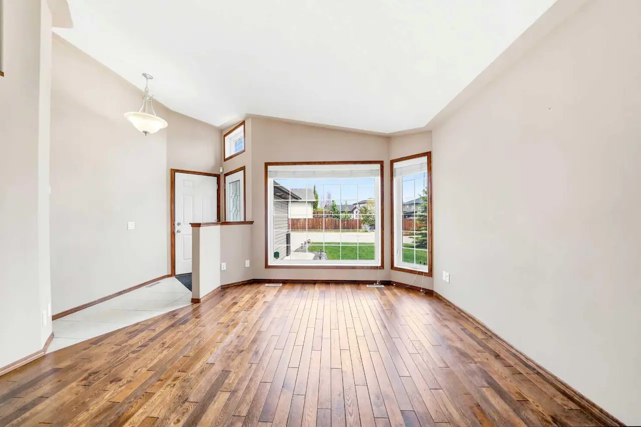 101 Oldring Crescent 