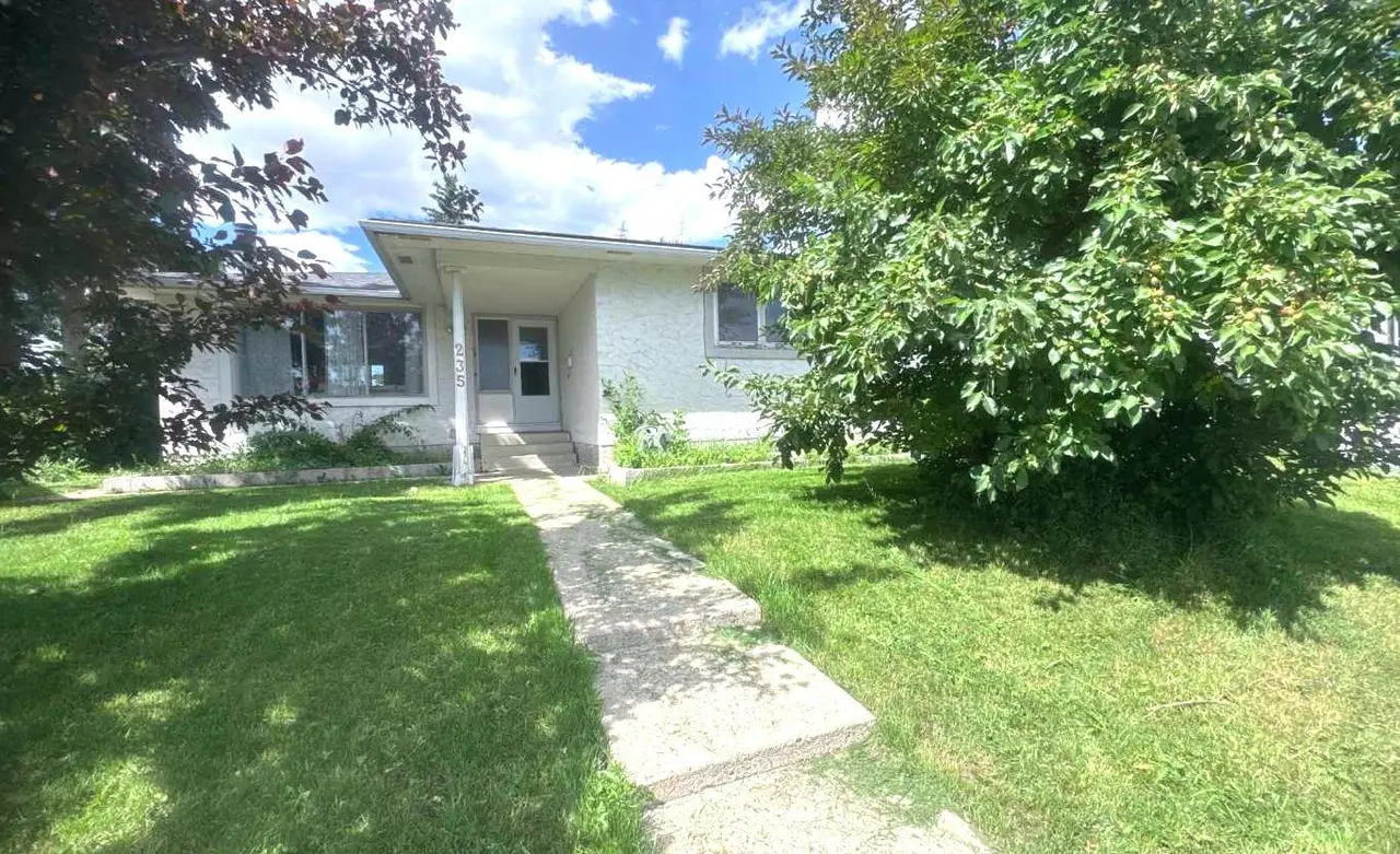 235 Penbrooke Close SE