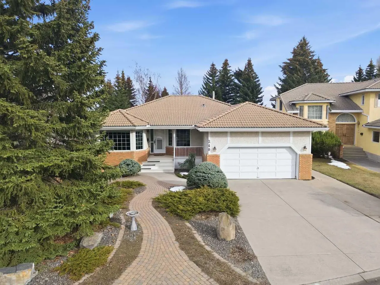 240 Varsity Estates Terrace NW