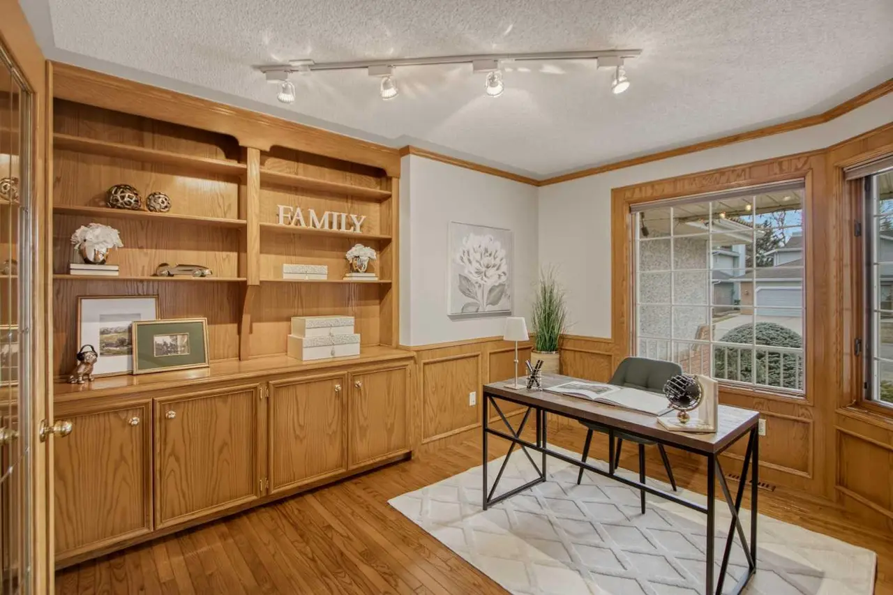 240 Varsity Estates Terrace NW