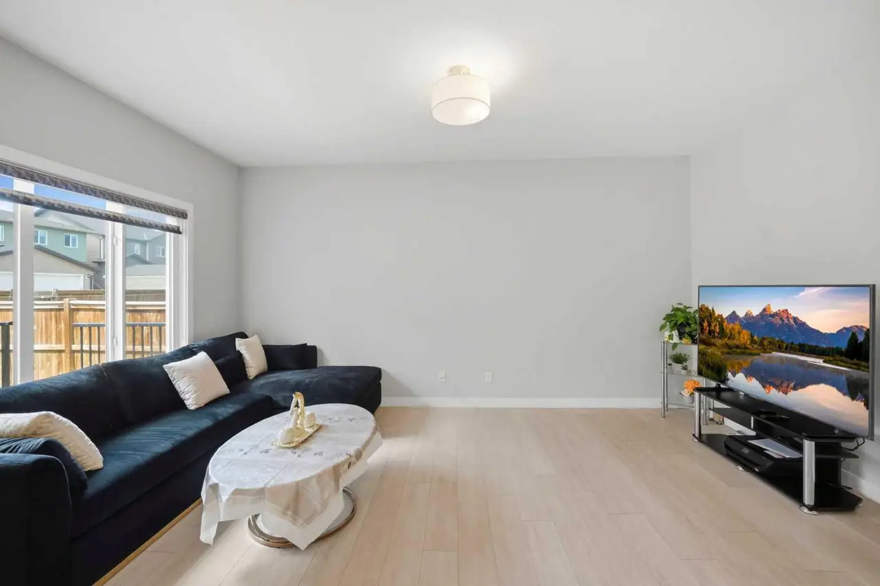 232 Cornerbrook Common NE