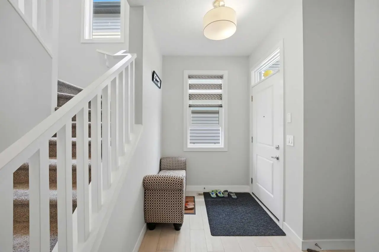 232 Cornerbrook Common NE