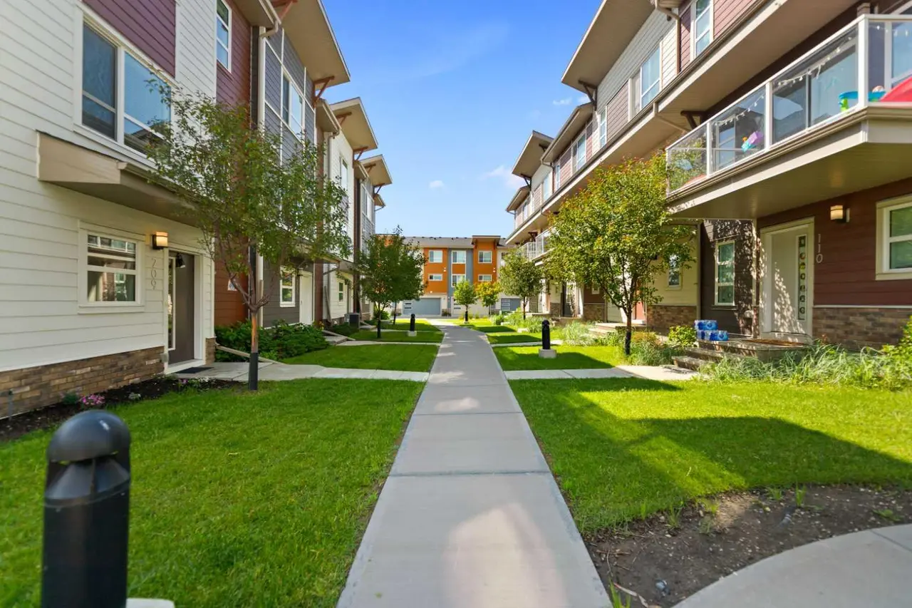209 Harvest Hills Common NE