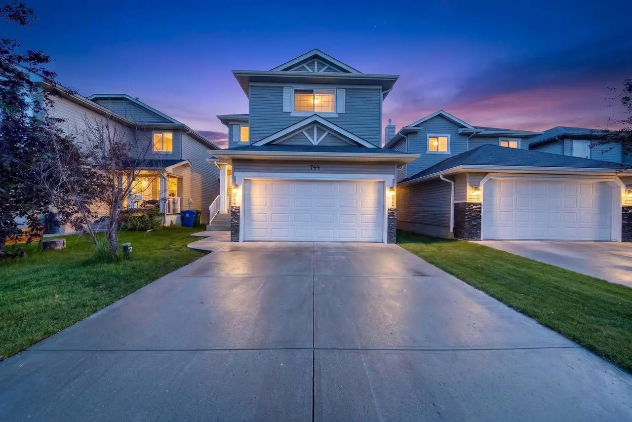 744 Luxstone Landing SW