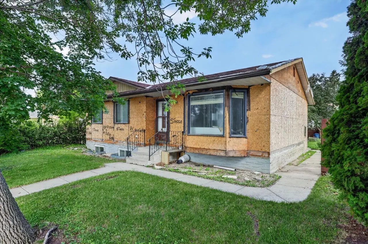 256 Pinemill Road NE