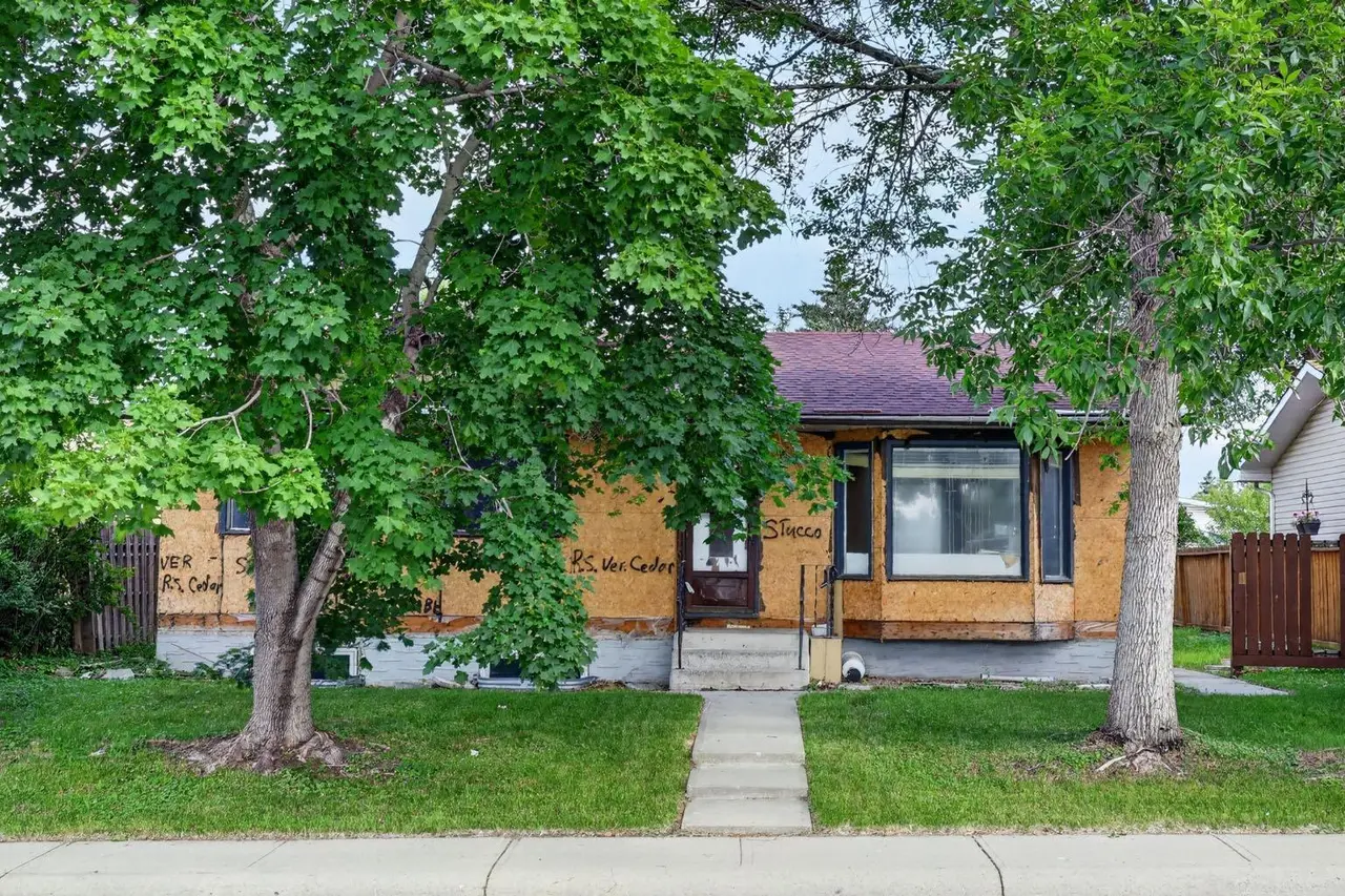 256 Pinemill Road NE