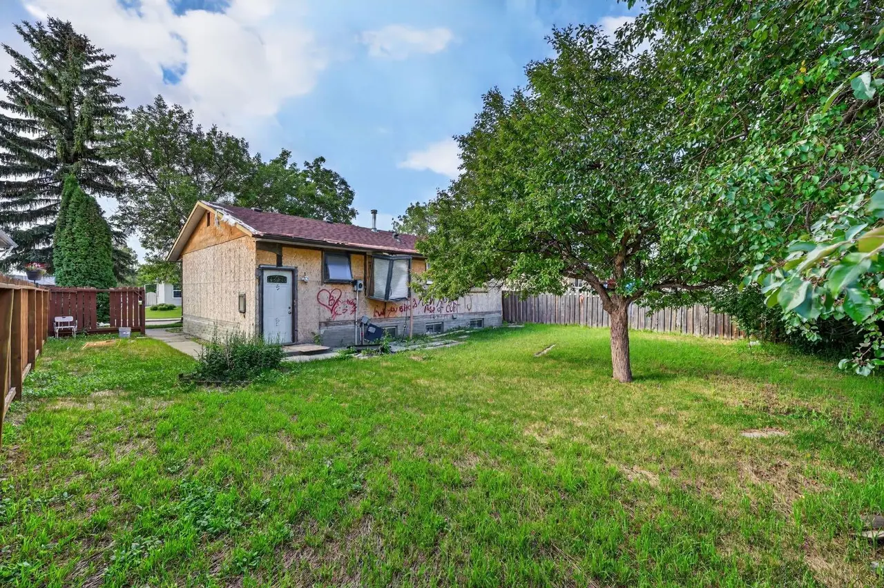 256 Pinemill Road NE