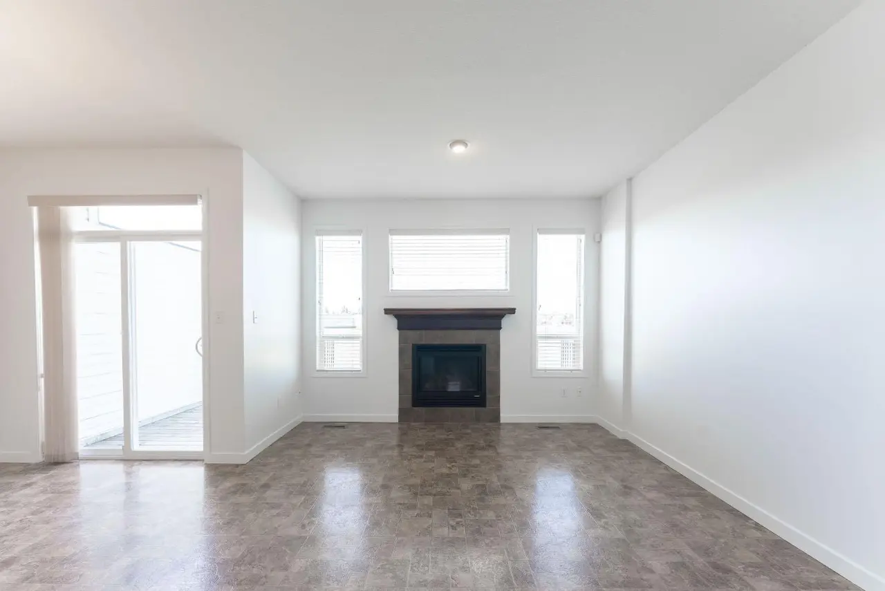 50, 295 Blackfoot Road West  