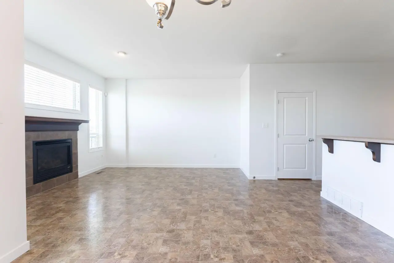 50, 295 Blackfoot Road West  