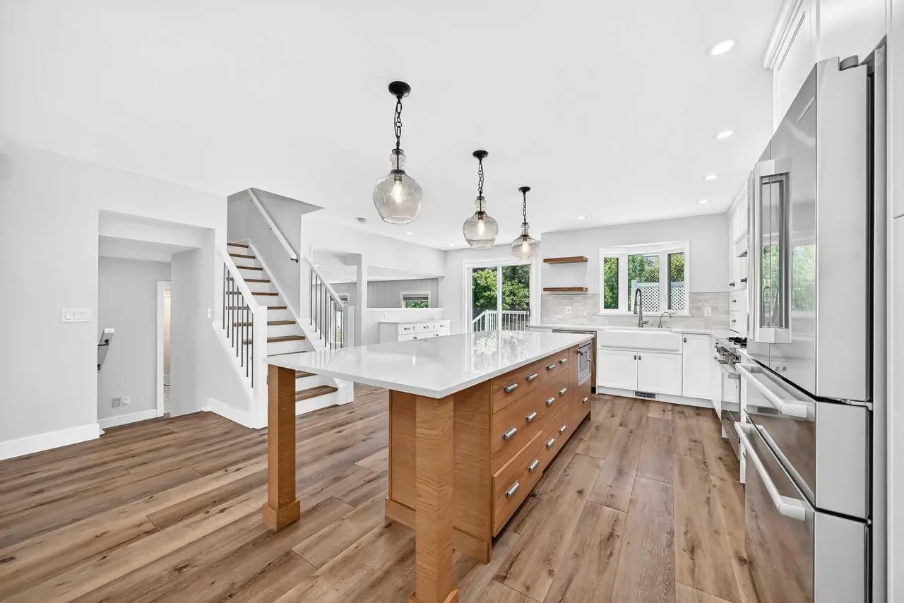 123 Wood Valley Drive SW