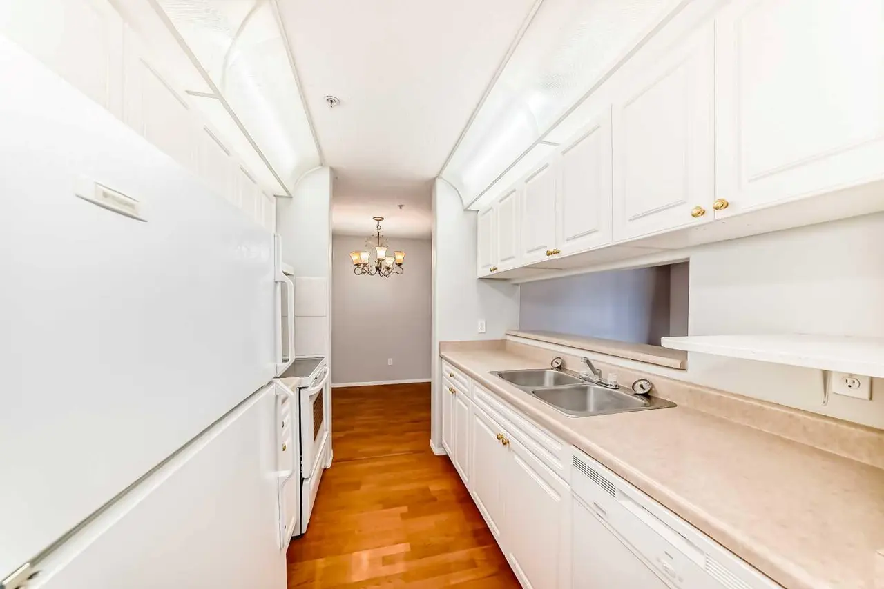 2110, 20 Harvest Rose Park NE