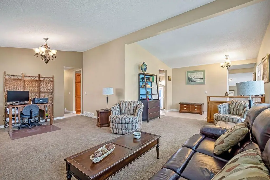 1348 Norfolk Drive NW