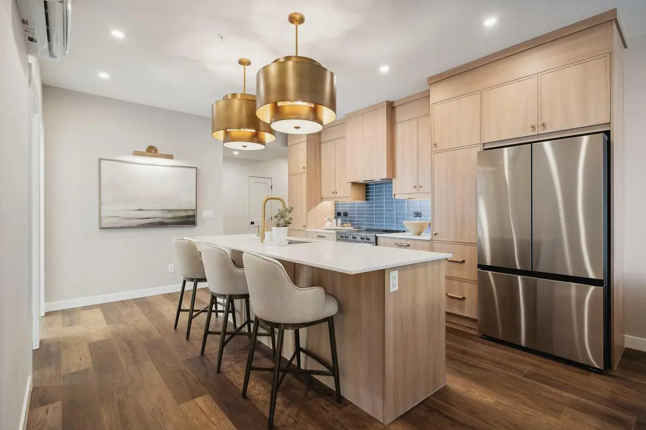 2301, 55 Lucas Way NW