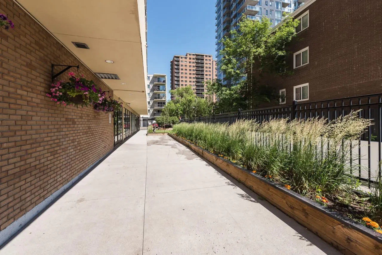 207, 1330 15 Avenue SW