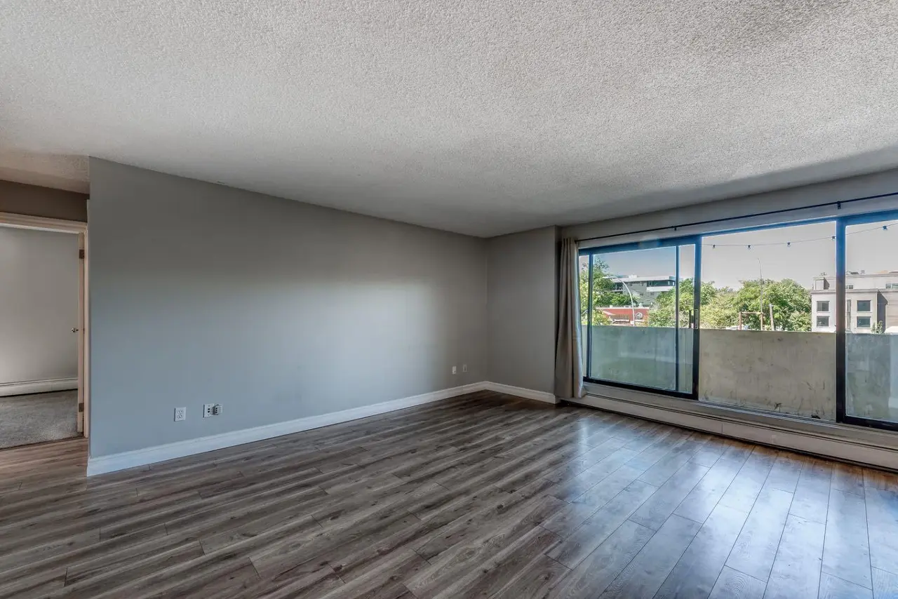 207, 1330 15 Avenue SW
