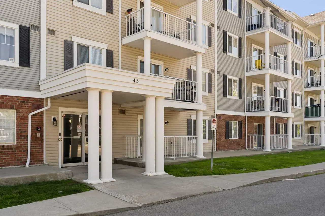 2106, 43 Country Village Lane NE