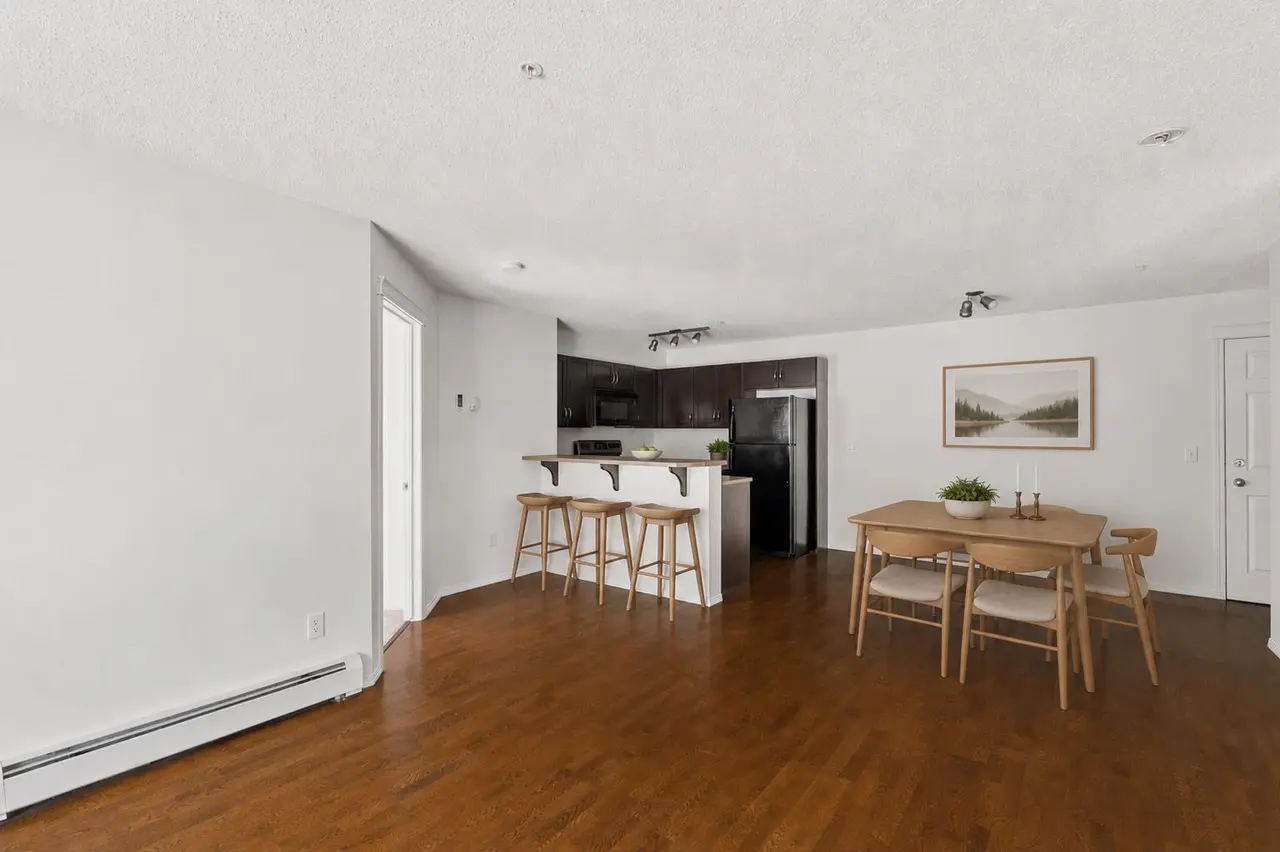 2106, 43 Country Village Lane NE