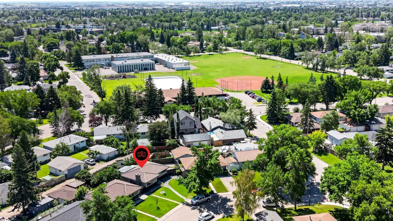 2018 Cottonwood Crescent SE