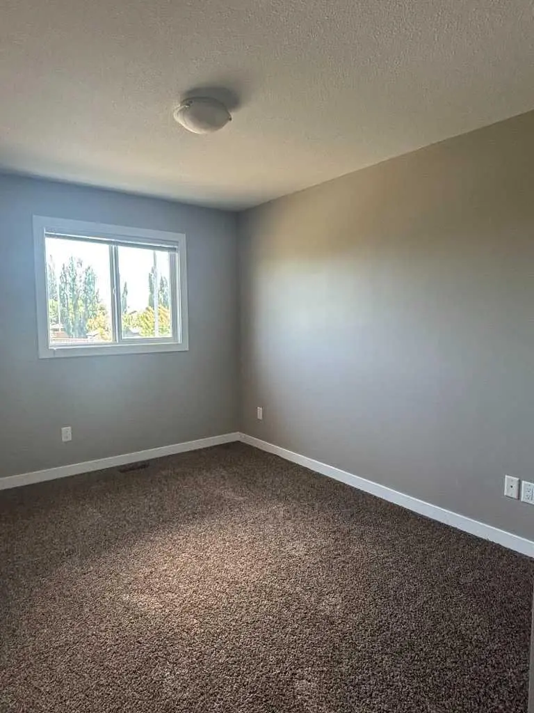 6, 205 Silkstone Road W