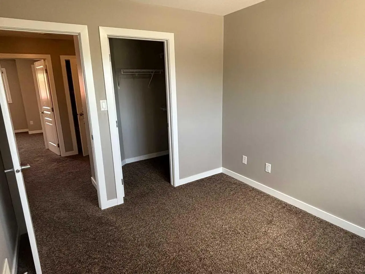 6, 205 Silkstone Road W