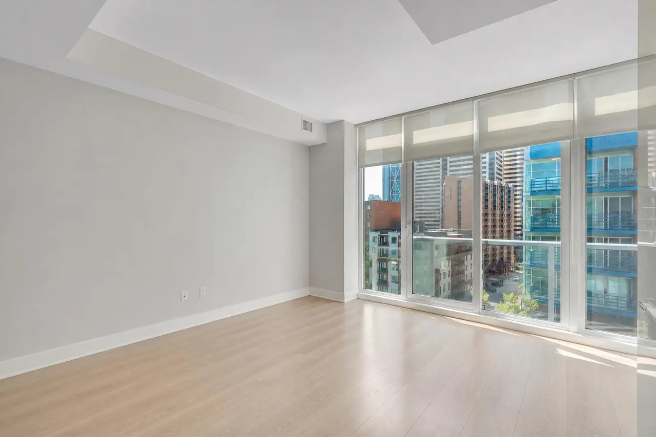 806, 118 Waterfront Court SW