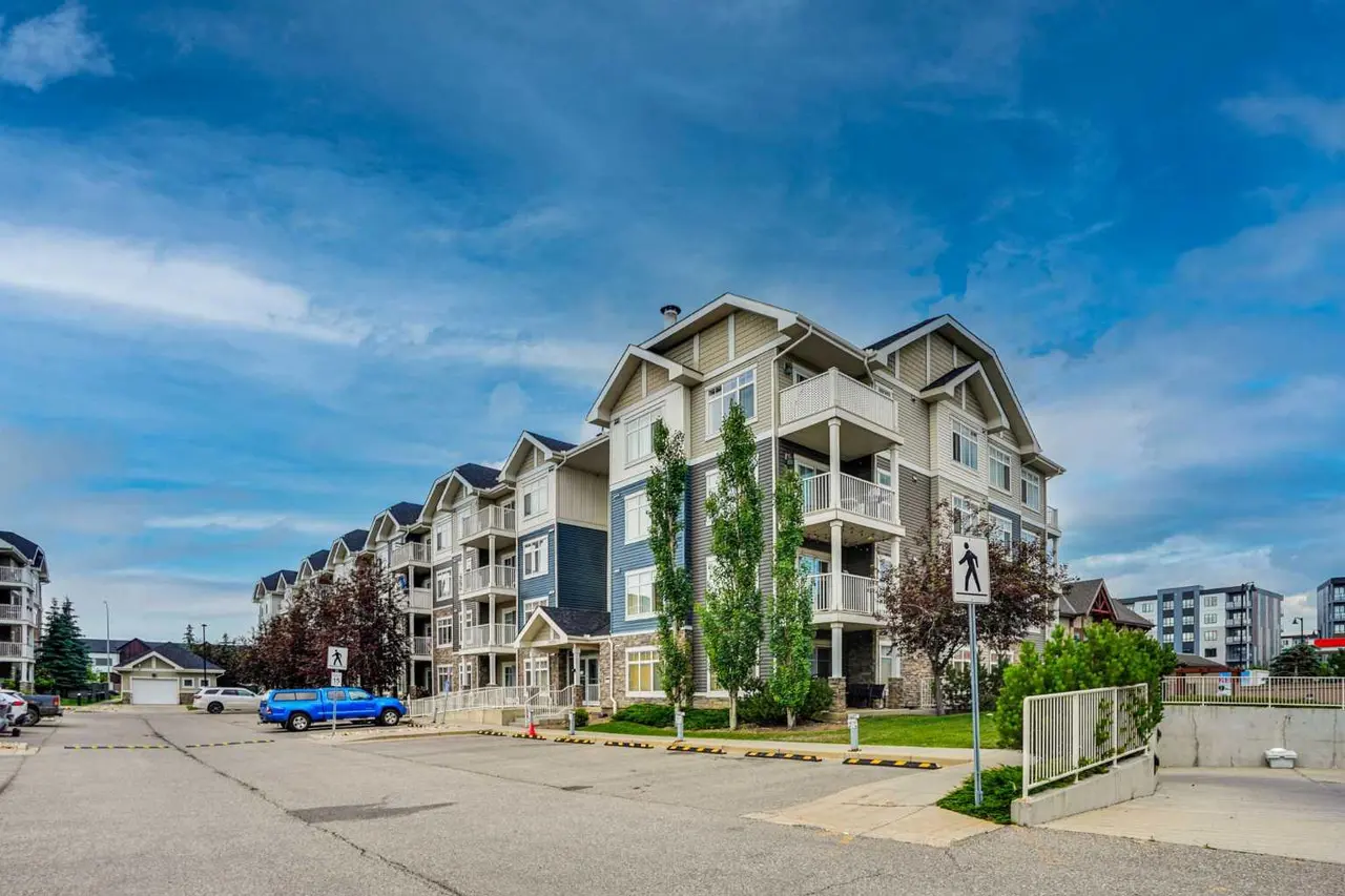 2201, 155 Skyview Ranch Way NE