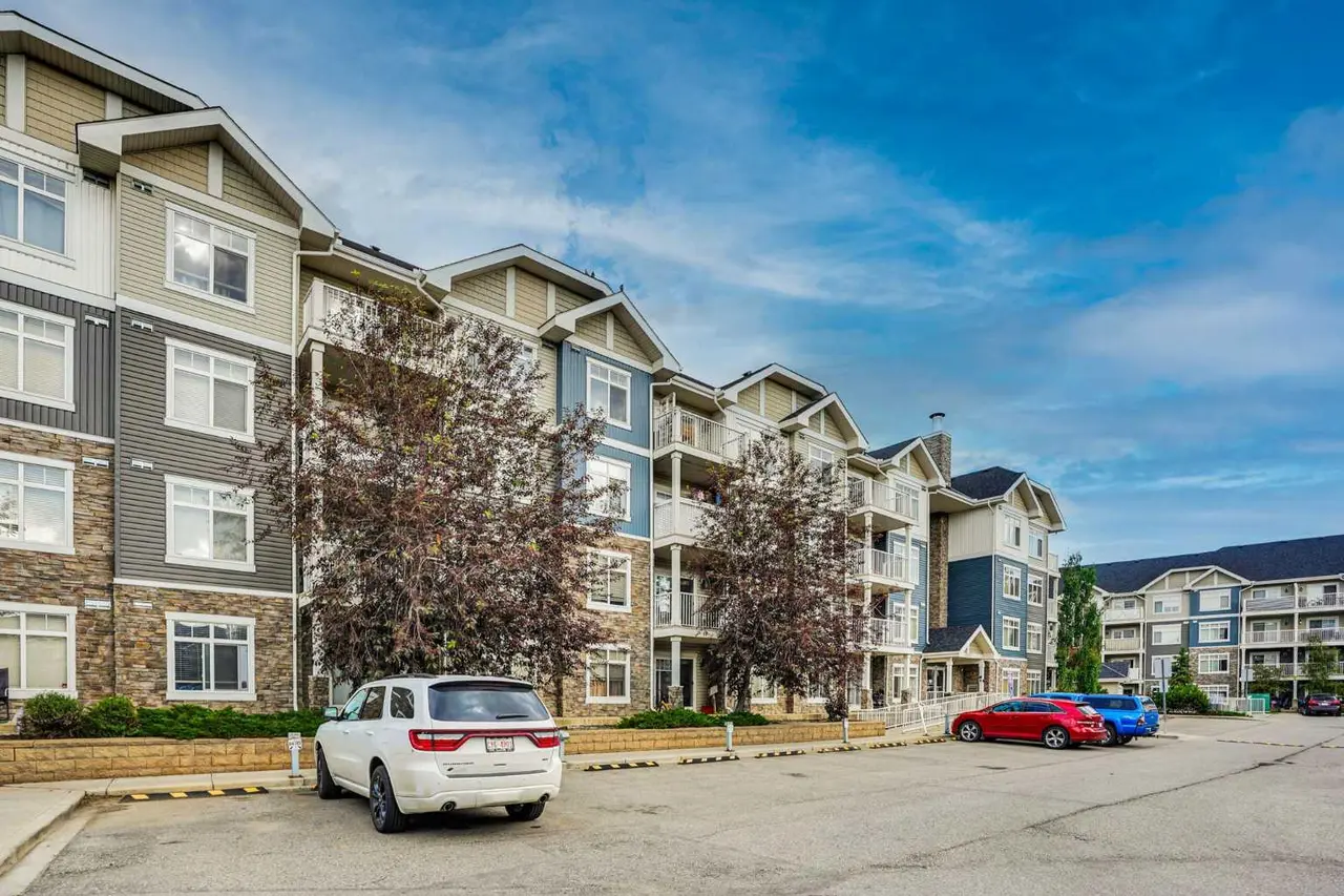 2201, 155 Skyview Ranch Way NE