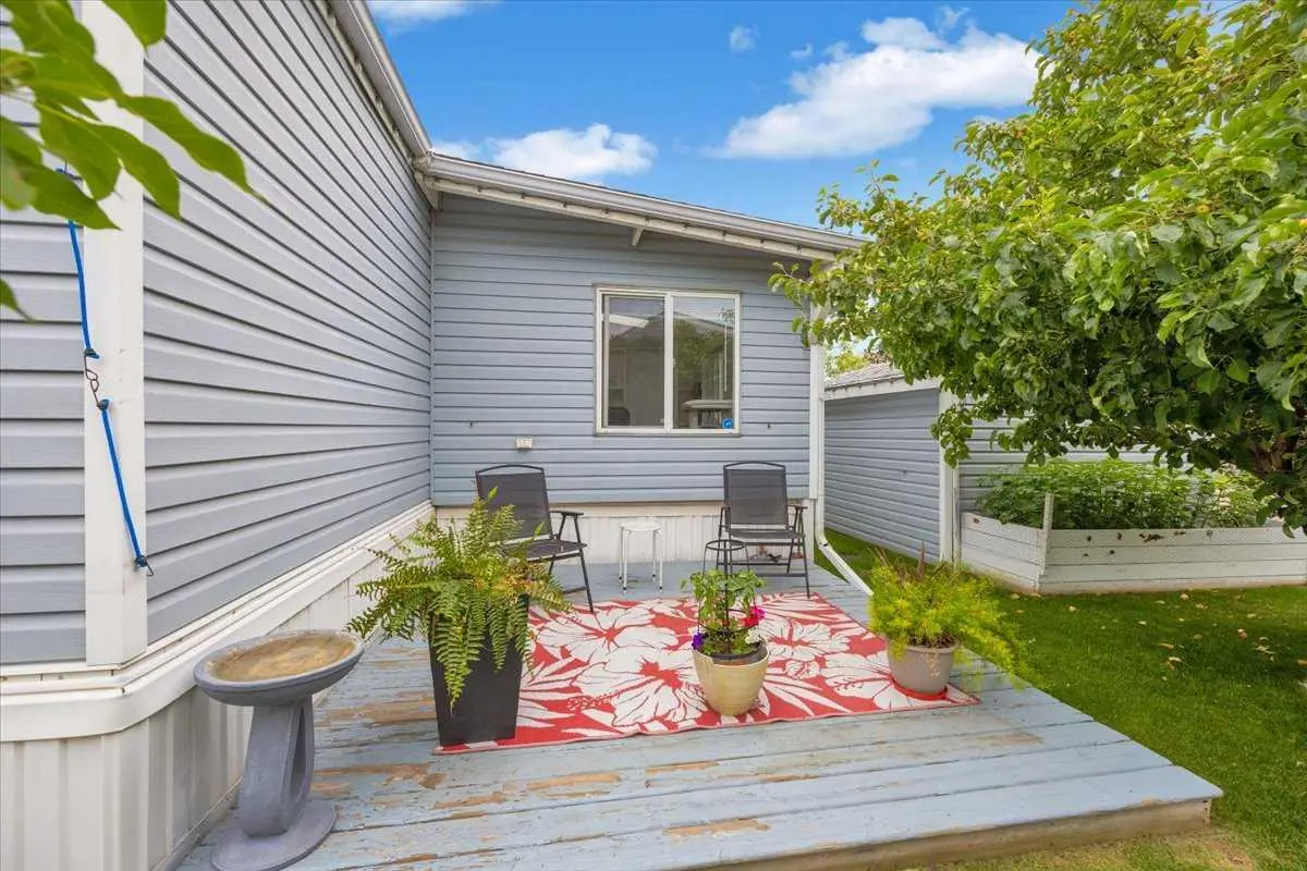 62, 99 Arbour Lake Drive  