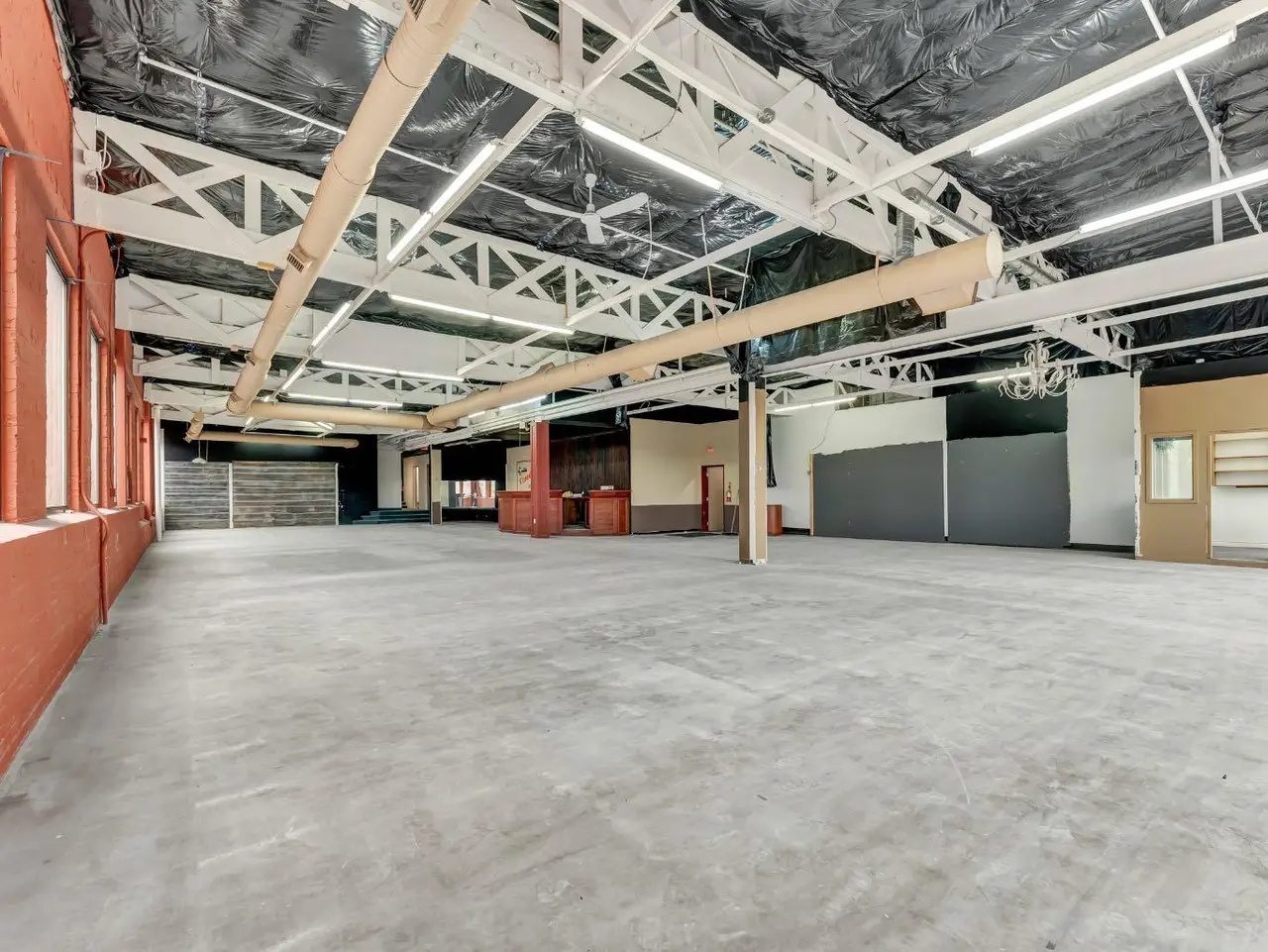 Upstairs, 410 South Railway Street SE