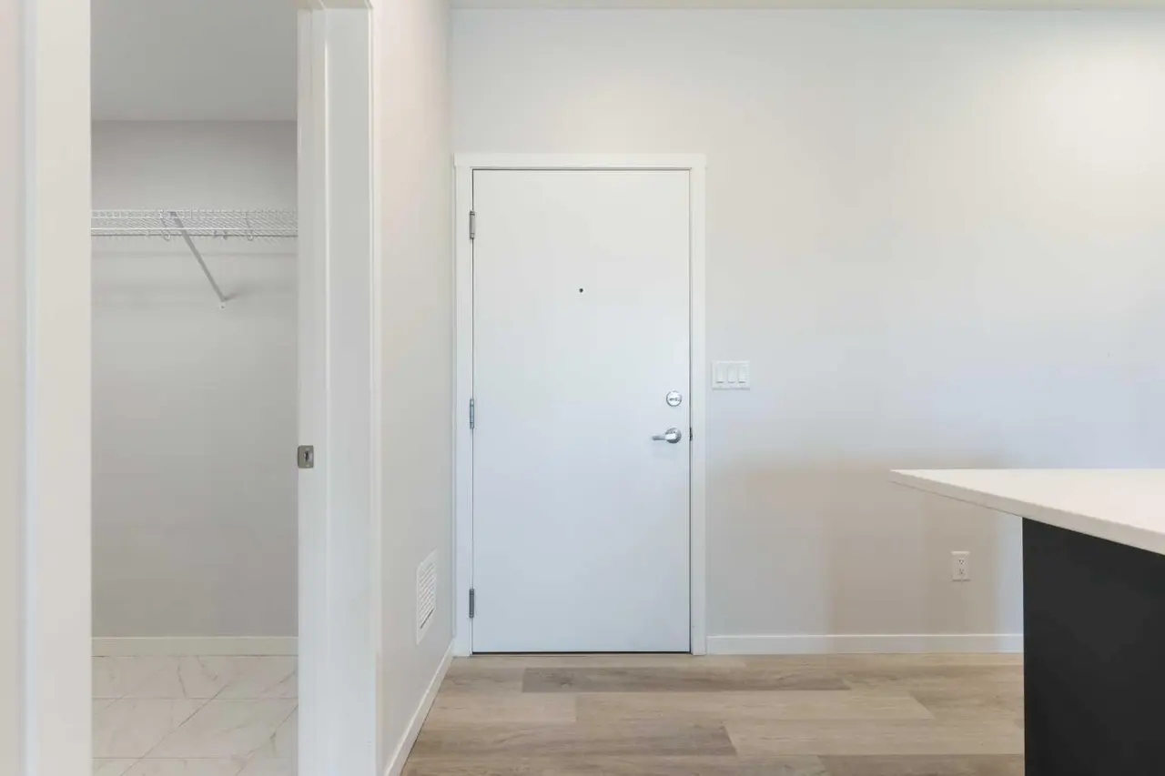 305, 200 Harvest Hills Place NE